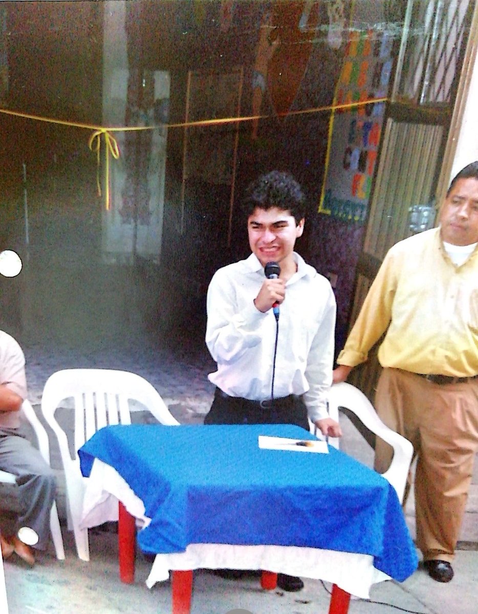 Jeison_HeroeCNN's tweet photo. 🙌🏼 Vale la pena soñar 💫

Foto 1: Abriendo la primera sala de terapia en el garaje de mis padres (año 2001)

Foto 2: Primera universidad en Latinoamérica para personas con ♿

#Cali Los invito a conocer una obra bendecida por Dios, que ha crecido gracias a el apoyo de muchos https://t.co/PZTcxDeTfK
