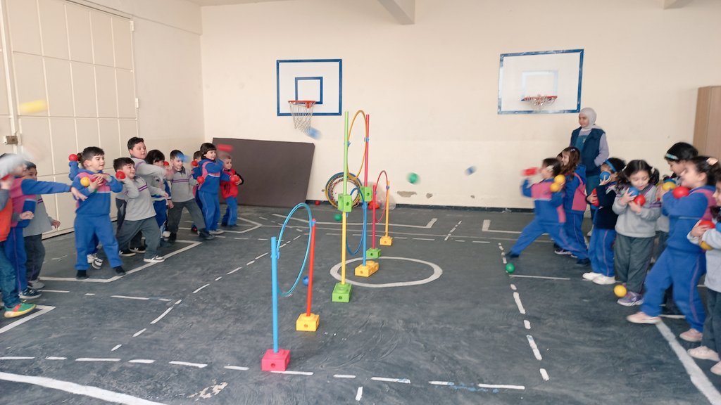 KG3 learners have been developing their throwing skills today in P.E. using small balls.
<a href="/makdawhaschool/">Makassed Dawha School</a> 
<a href="/FThaalby/">Feda Thaalby</a>
