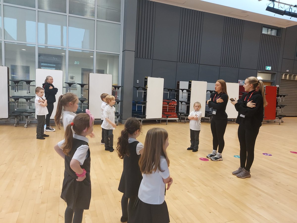 ASGBannerman's tweet photo. @Garrowhillps P1s having great fun during their first @PEPASSGlasgow #DeterminedtoDance session led brilliantly by @DanceBannerman Leaders Emma, Laila &amp; Kyla 👏👏👏 https://t.co/vwGf955iX4