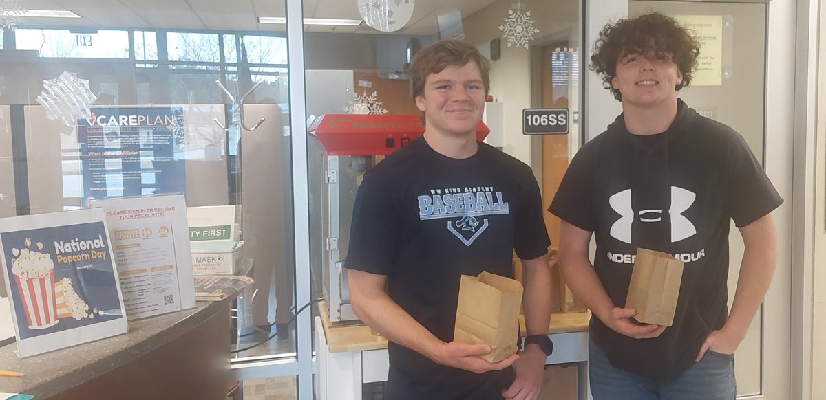 ptc_edgefield's tweet photo. National Popcorn Day was celebrated on the Saluda and Edgefield Campuses on Thursday, Jan. 12. Students, faculty and staff enjoyed freshly popped butter popcorn. https://t.co/2Jh1cX09RF