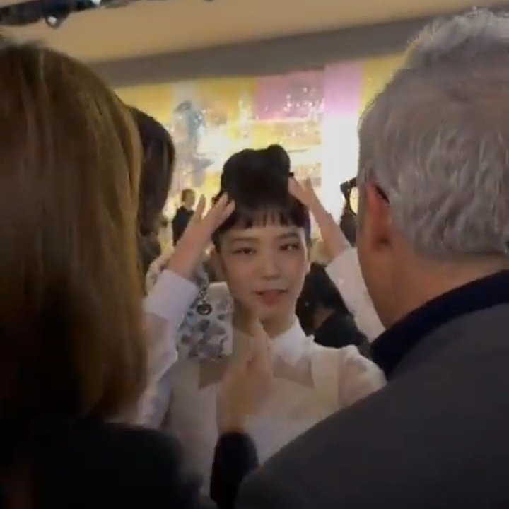 Jisoo with Dior CEO Olivier Bialobos at Dior Show in Seoul