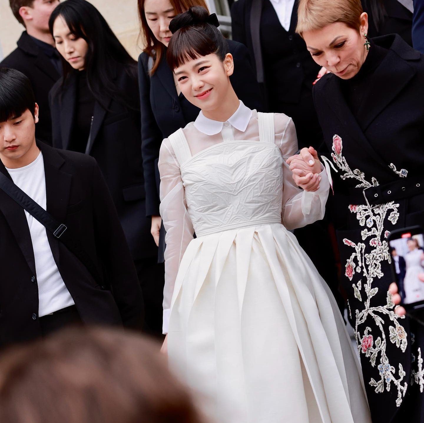 꽃 on X: Jisoo with Dior's important people Delphine Arnault