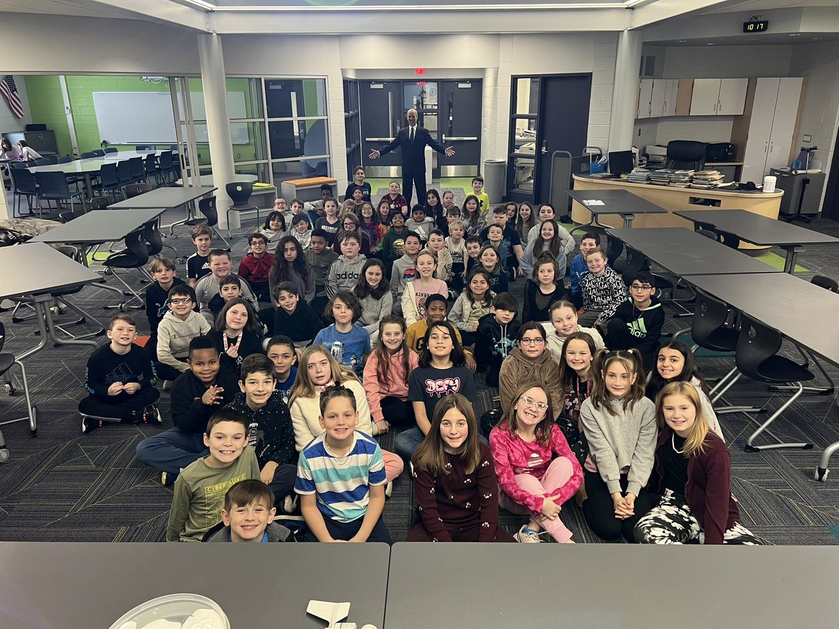 GrossWeather's tweet photo. (1/2) What a great morning at @LLEWIXOM (Loon Lake Elementary in Wixom) this morning! Fantastic group of 4th graders with some awesome questions. I should note that some questions focused on what they need to do to help their chances for a snow day Wednesday. Here’s the formula: https://t.co/BTGi5ExTMz