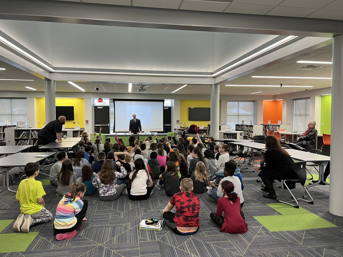 GrossWeather's tweet photo. (1/2) What a great morning at @LLEWIXOM (Loon Lake Elementary in Wixom) this morning! Fantastic group of 4th graders with some awesome questions. I should note that some questions focused on what they need to do to help their chances for a snow day Wednesday. Here’s the formula: https://t.co/BTGi5ExTMz