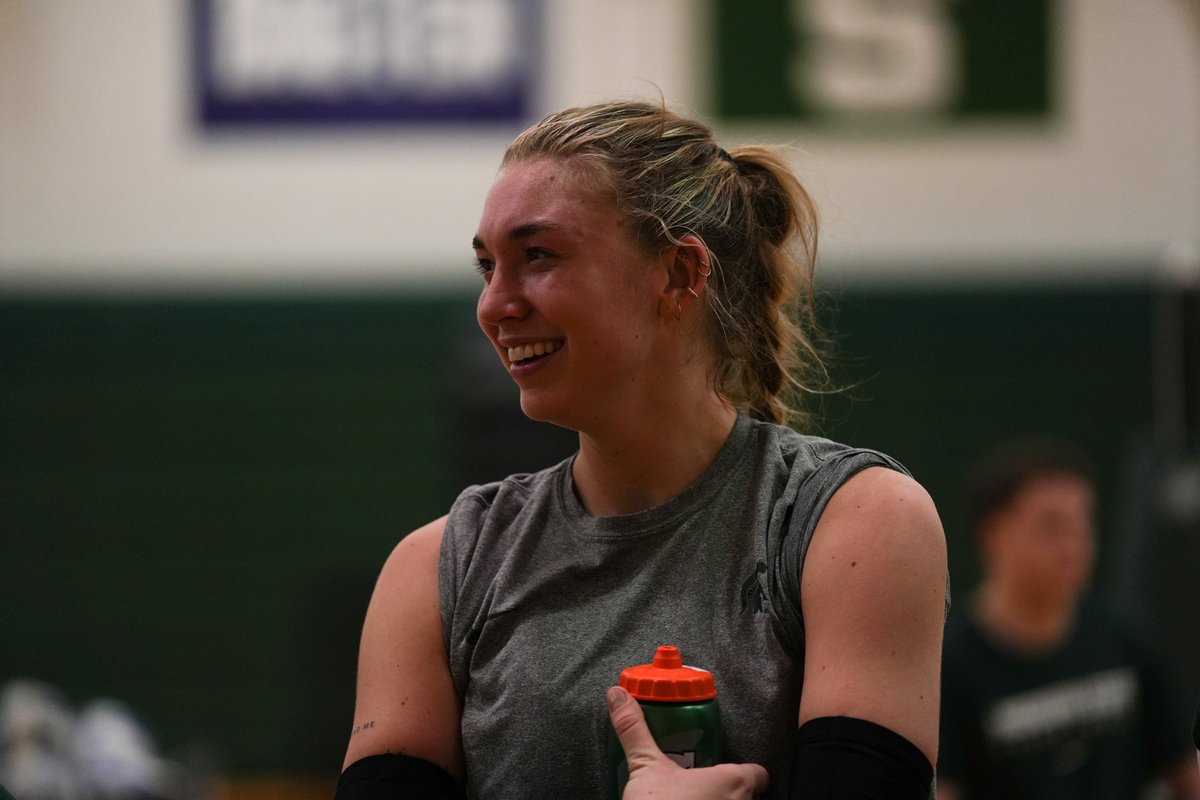 Big smiles because we are back in the gym 🤩

#GoGreen | #SetTheStandard