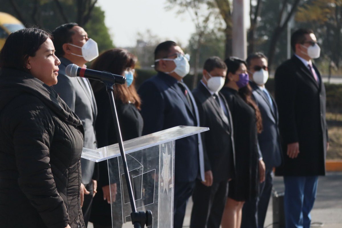 SSPGobPue's tweet photo. En la ceremonia de Honores a la Bandera, quienes integramos esta Secretaría, fortalecemos los valores para trabajar en favor de las y los poblanos. 

#PorPuebla #LaSeguridadLaHacemosJuntos https://t.co/qzyAcsdlEI
