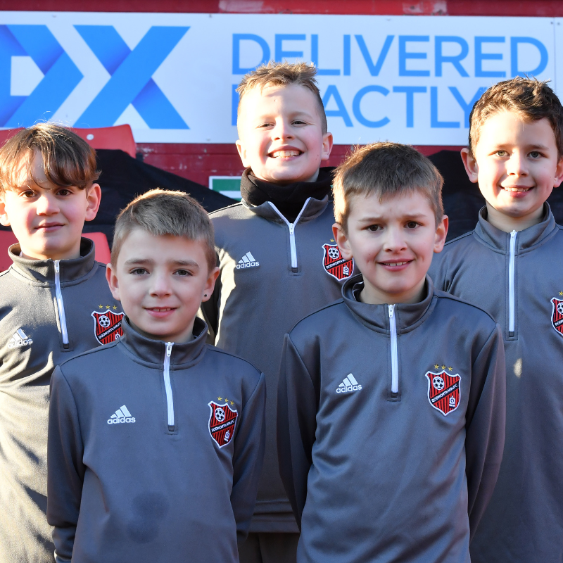 BarnsleyFC's tweet photo. 🚚 @DXdelivery picked up some 22/23 half season tickets to give out to @DMWFC...
#TogetherRed