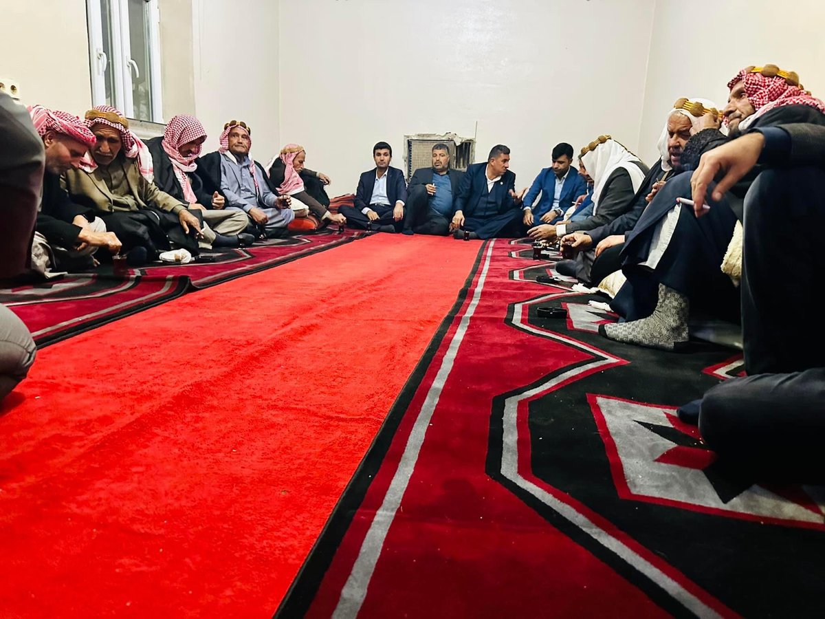 HarranGelecek's tweet photo. 📍Harran / #ŞuayipŞehri Köyündeyiz… Köy halkı ve bölgemizin kanaat önderleri ile bir araya geldik, çok verimli bir akşam oldu…Herşey güzel olacak inşallah… Bizler inanıyoruz… https://t.co/uUgjoZqBbo