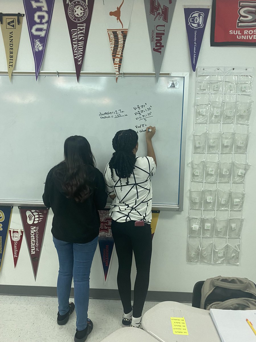 AshleyR_KISD's tweet photo. Check out this thinking classroom in Mrs.Maines class @Fossil_Hill What do you notice about student engagement? ❤️ What are you wondering? 🤔 https://t.co/gihy3pj3Nv