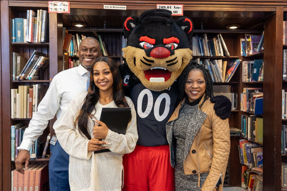 IamCPS's tweet image. The faces say it all. Join us in congratulating Helen Dawit from Western Hills High on being awarded the Marian Spencer Scholarship from @uofcincy!