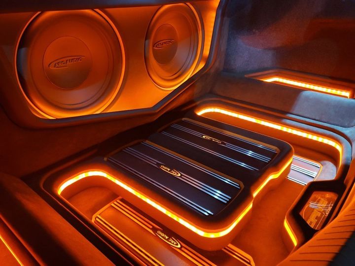 ArcAudio's tweet photo. A little eye candy for your day...
#arcaudio #drivecustoms #caraudio #arcamps #bumpinthetrunk
https://t.co/vKNnOurbXj https://t.co/GzVYov7aBL