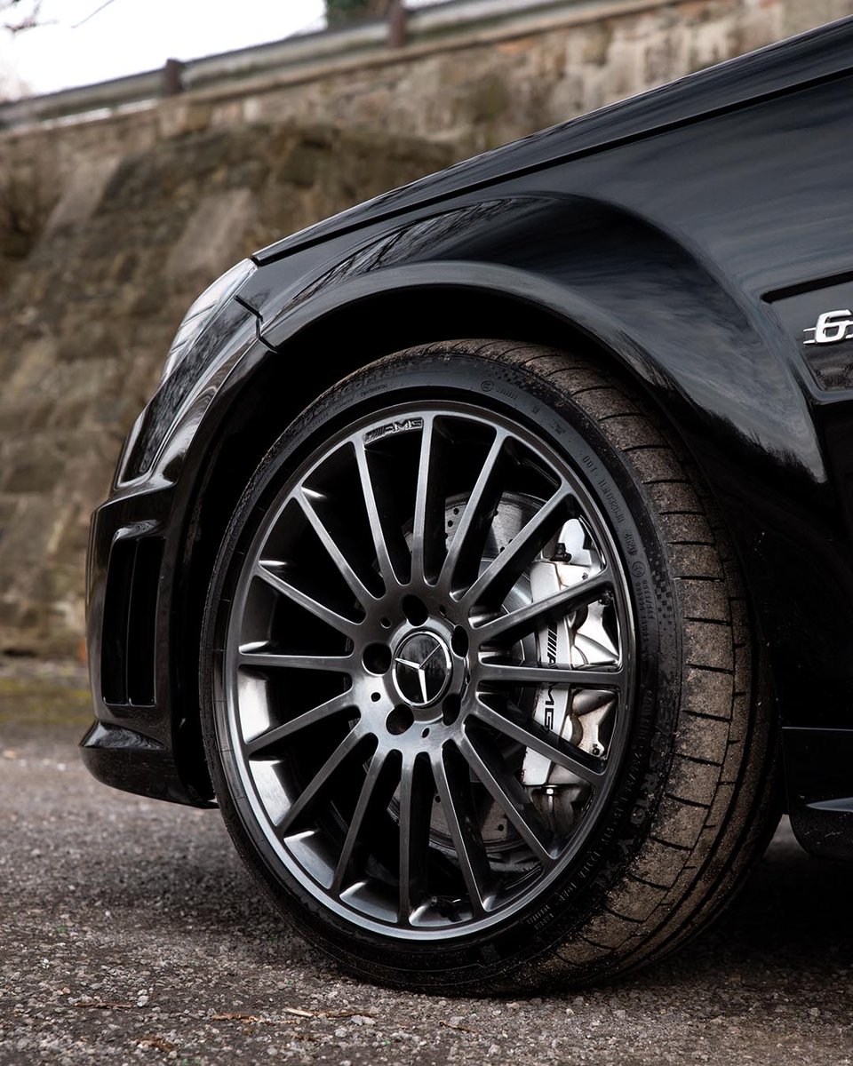 Its big ol’ V8 and exuberant cornering style make this 2010 Mercedes-Benz C63 easy to love at all speeds. Its heart is both physically and metaphorically large, available for just £23,990, this won't hang around long 👀

#Mercedes #Mercedesbenz #carphotography #amg #c63 #c63amg