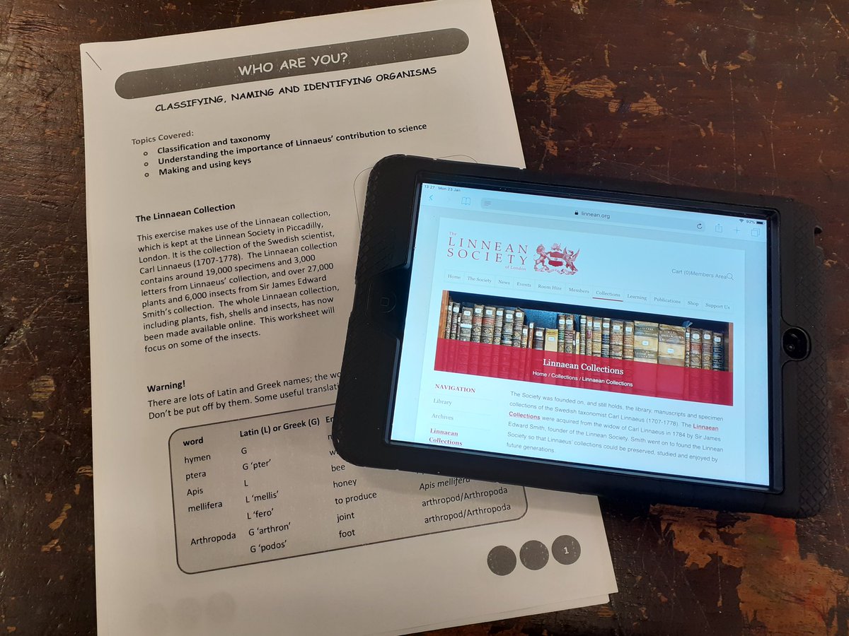DECSScience's tweet image. Year 12 Bio enjoyed exploring some of the @LinneanSociety collection today during their lesson on classification today.