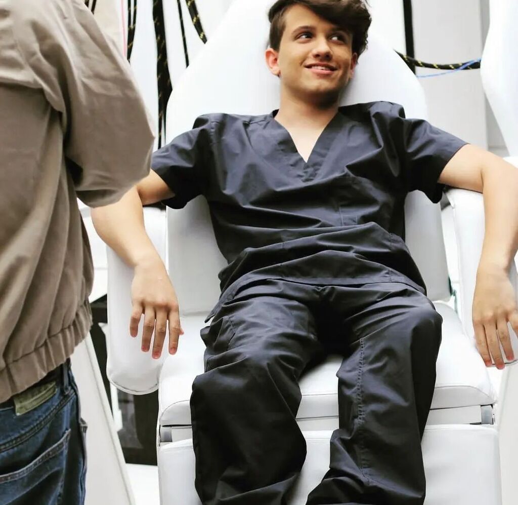 MakingSenseFilm's tweet photo. One of the main inspirations for the feature  film "Making Sense" is supporting actor Noah Goolden who turns 21 today and doesn't let Spina Bifida slow him down or define him. Happy Birthday Noah!!!! 🎂🎉🍻#inclusion #whatspossible https://t.co/XGCaew5ge2 https://t.co/IRigPuzpUw