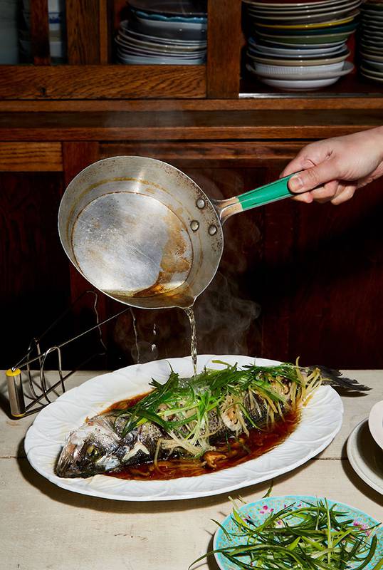 AmericanPhotog's tweet image. AP 38 Winner @louisehagger
@patbates_associates
#writer Mandy Yin 
#foodStyling @eat_love_travel 
#propstyling  @alexanderbreeze 
#retouching @sophiealicebronze 
 @simonester77 
#publisher @quadrillebooks 
#design @MSTRgringo 

#stilllifephotographer #photographer