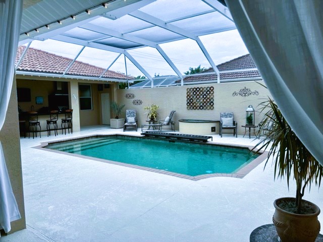 naples_matt's tweet photo. The Naples Golf Guy Team is out showing property in multiple golf communities, including Spanish Wells! Check out this fabulous pool home. Are you considering buying or selling any properties in Southwest Florida?
#swfl #golfcommunities https://t.co/dR3tCFJD6q