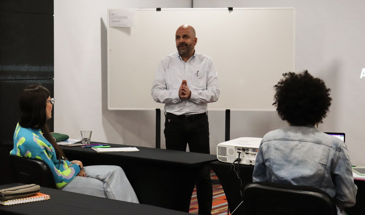 EAFITBogota's tweet photo. Sigue creciendo la comunidad #eafitense en Bogotá. Nuestros estudiantes de Maestría en #GerenciadeProyectos, Especialización en #Finanzas y Maestría en #AdministraciónFinanciera comenzaron este capítulo de su historia.
Gracias por confiar en #EAFIT para nutrir su crecimiento💙🤓 https://t.co/BnctBPTFoO