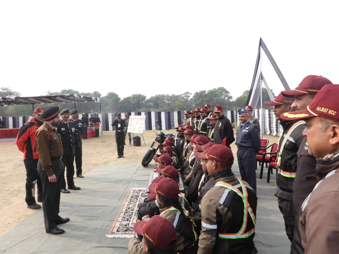 TejaniKartiki's tweet photo. #NCCJawaMotorcyclerally flagged in @SWComd_IA by  #LtGenASBhinder sir #Armycdr ,this is best Moment of my NCC Tenure.i'never Forget This Day😌🌸....&amp;Hopping for More opportunities get like this✨
@ArvindKapoorTYG 
@DefencePRO_Guj 
@HQ_DG_NCC 
@NCC_Dte_Gujarat 
@jawamotorcycles https://t.co/OPi3ydKnUK