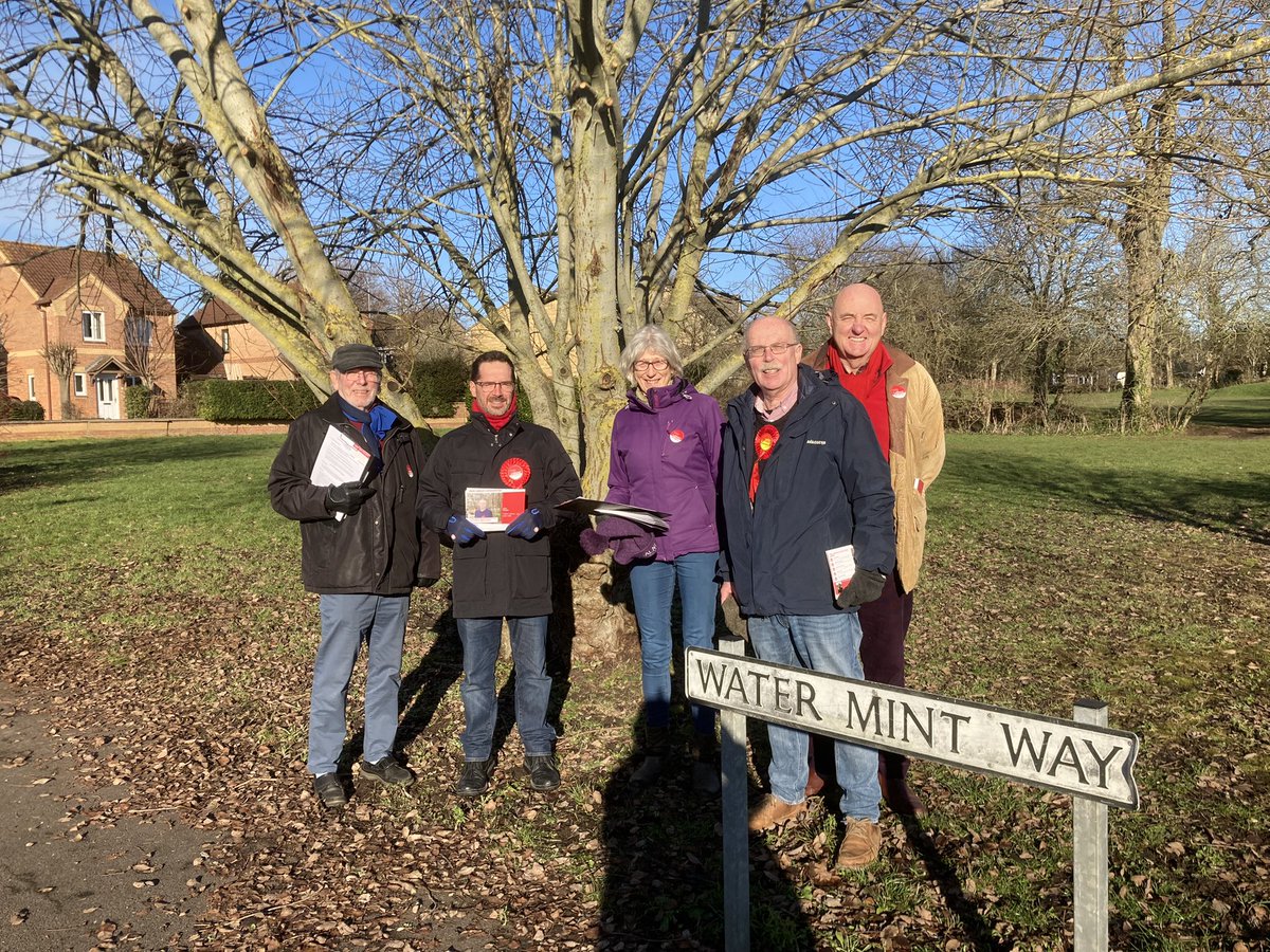 Really good doorstep session in some welcome sunshine today in Calne Chilvester &amp; Abberd ward, ahead of the town council by-election on Tuesday 7th February. Lots of support for Labour Candidate John Boaler. #Calne #labourdoorstep