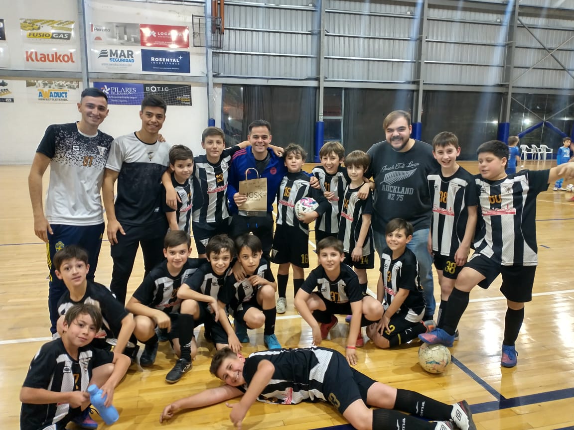 facamoldes's tweet photo. Un año más. El mismo compromiso, las mismas ilusiones, un mismo escudo.
La satisfacción de encontrarnos en el  lugar de siempre. Ahí estaremos... https://t.co/uWC3Qg8nXT