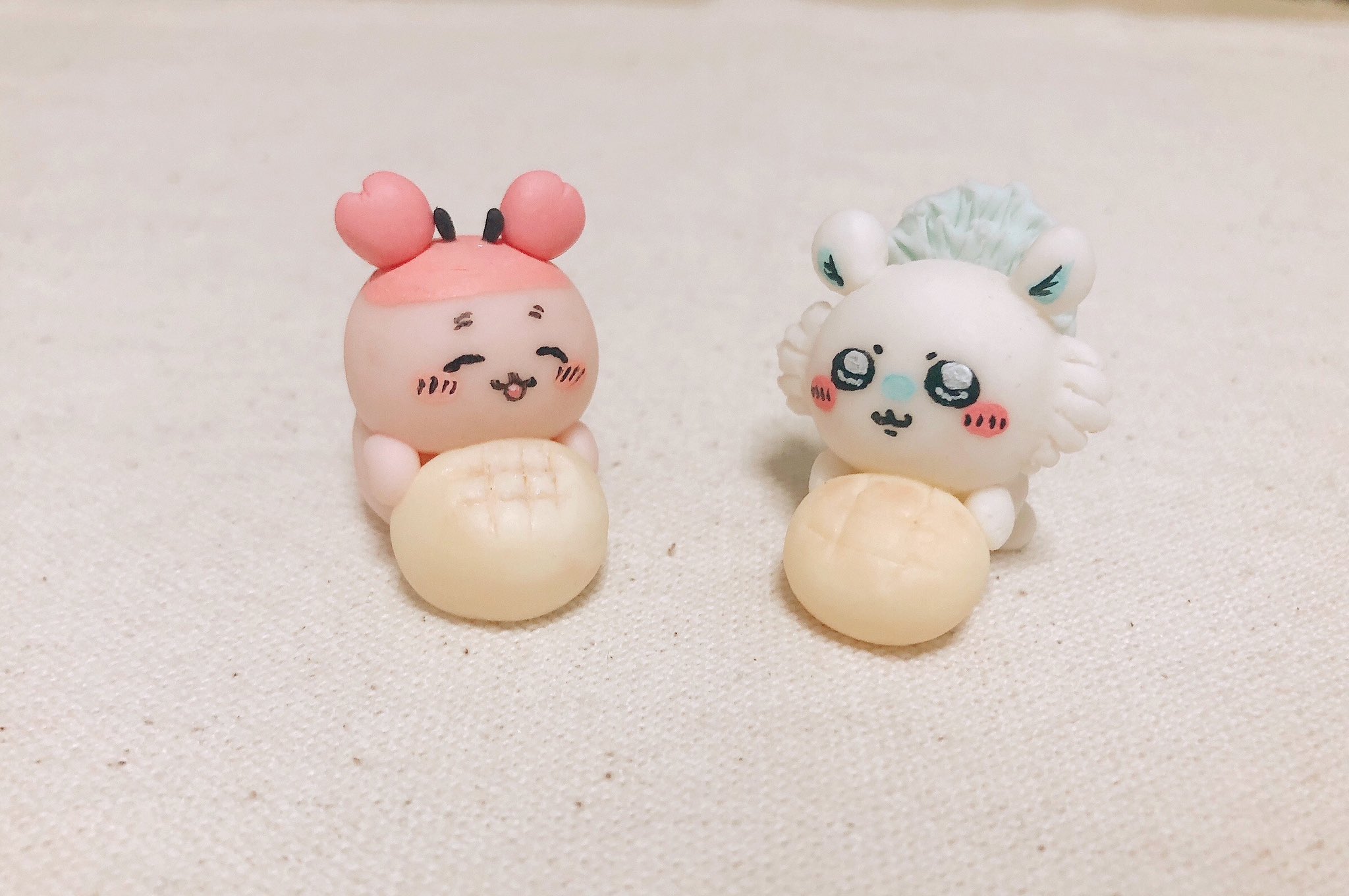 くまパンとメロンパン　クマ食パン　パンダパンとモモ(桃)水彩画　スタッドピアス Instagram photo by ともだちはくま • Apr 4, 2024 at 4:52 AM