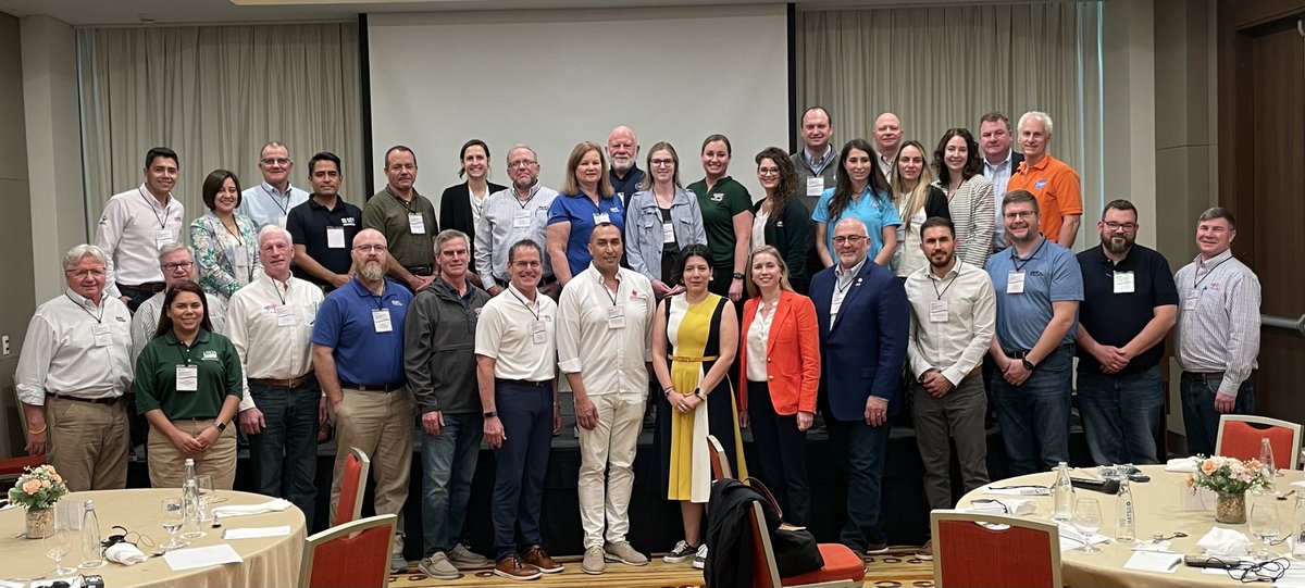 USEmbassyBogota's tweet image. ¡Cada vez más sostenibles! Industrias porcinas de EEUU y Colombia unen esfuerzos con la Embajada, el 20 de enero en Cartagena, para intercambiar ideas y lograr una producción que cumpla con las necesidades de consumidores y del planeta #agriculture #climate @USDA @USDAForeignAg