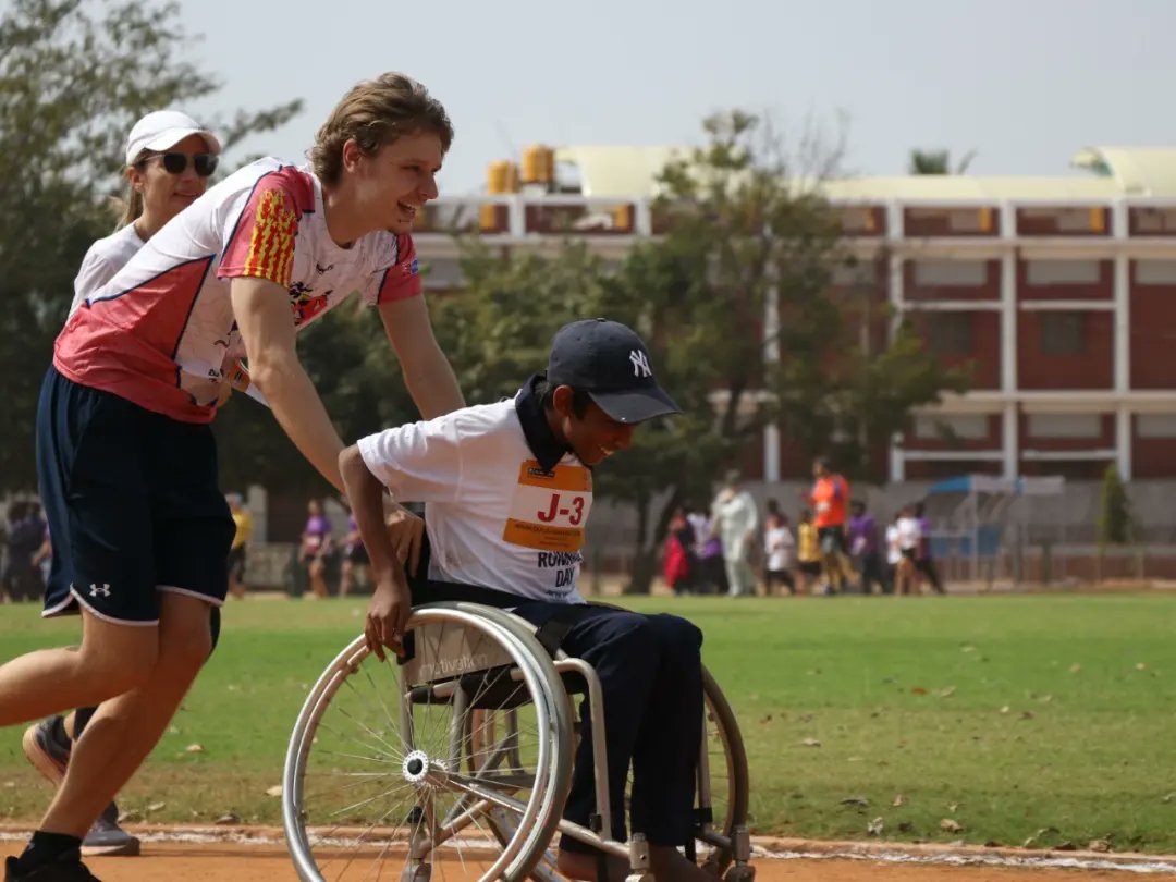 fvicenteferrer's tweet image. Este fin de semana ha tenido lugar la Community Run en Anantapur 🇮🇳, la carrera por la inclusión que nos ha dejado momentos tan mágicos como estos.

#AUM2023 #RunForChange