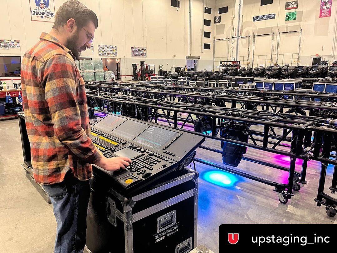 TheRobeWay's tweet photo. A #MegaPointeMonday with the team at @Upstaging_Inc creating the lighting rig for @RadiusChicago using @Robelighting #MegaPointe luminaires. (📸 Blazej Zalewski)
#therobeway #robelighting #upstaging #concertlighting #lightingtech #techlife https://t.co/y938cmr6jO