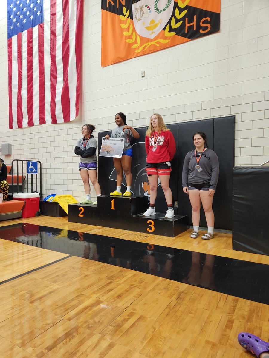 NaniThelin's tweet photo. 🥈is sweet too🤼‍♀️🤸‍♀️🤸‍♂️
 Knob Knoster Lady Pirate Invitational https://t.co/54i9BDznZC