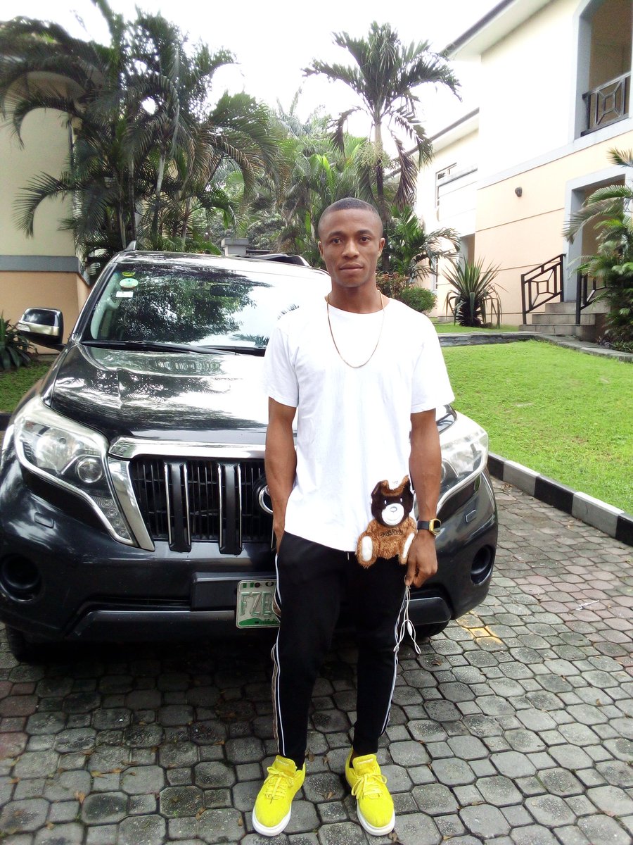 Uche_97's tweet photo. Happy birthday to me 🎂🥂🍾🇹🇭 https://t.co/SCceSkINYn