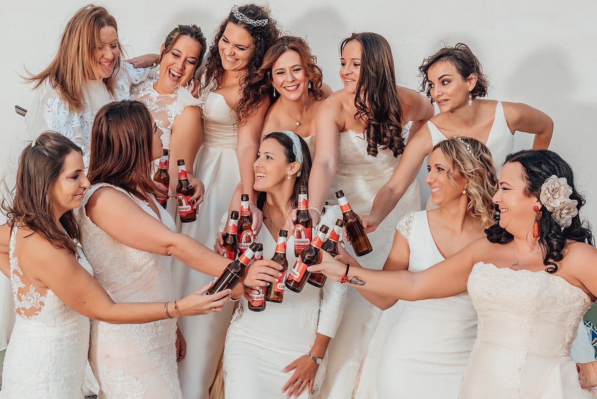 davean_es's tweet photo. Celebrando el matrimonio con una @Cruzcampo.

Fotografía de bodas en Sevilla.
#Sevilla #fotografodeboda #wedding #cruzcampo https://t.co/B4WkjGWPIW