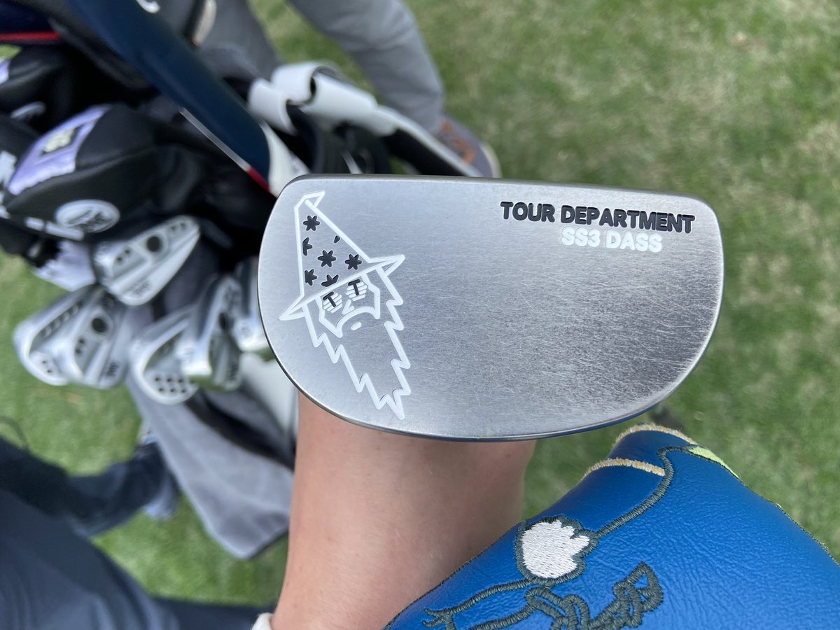 .@CelineBoutier’s putter — err, wand — is so sick🧙