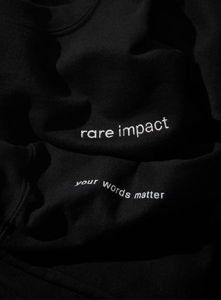 chloegomezuk's tweet image. @rarebeauty is there more of the Rare impact your words matter crewnecks left? 🥺
I love the meaning behind this❤️
#RareReminders
#RareBeauty