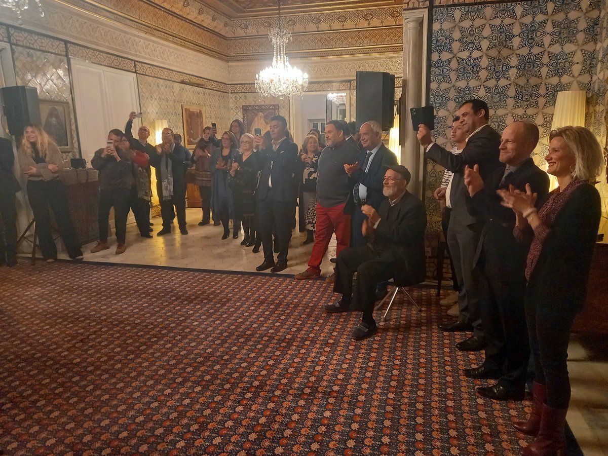 Très heureux de remettre les insignes des Arts et Lettres à Saïma Samoud et Imed Alibi, deux belles figures de la scène musicale tunisienne et méditerranéenne.
Vive la coopération culturelle 🇲🇫🇹🇳!
