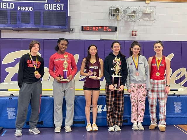 EmersonSports's tweet image. An awesome Saturday at the Bob Chiswell Classic! Congrats to all the athletes invited to compete. So proud of our Emerson Cavos, Matt Coyle, 1st place in high jump w a height of 5’10” &amp;amp; Olyvia Burrell, 2nd place in high jump w a height of 4’10”!
