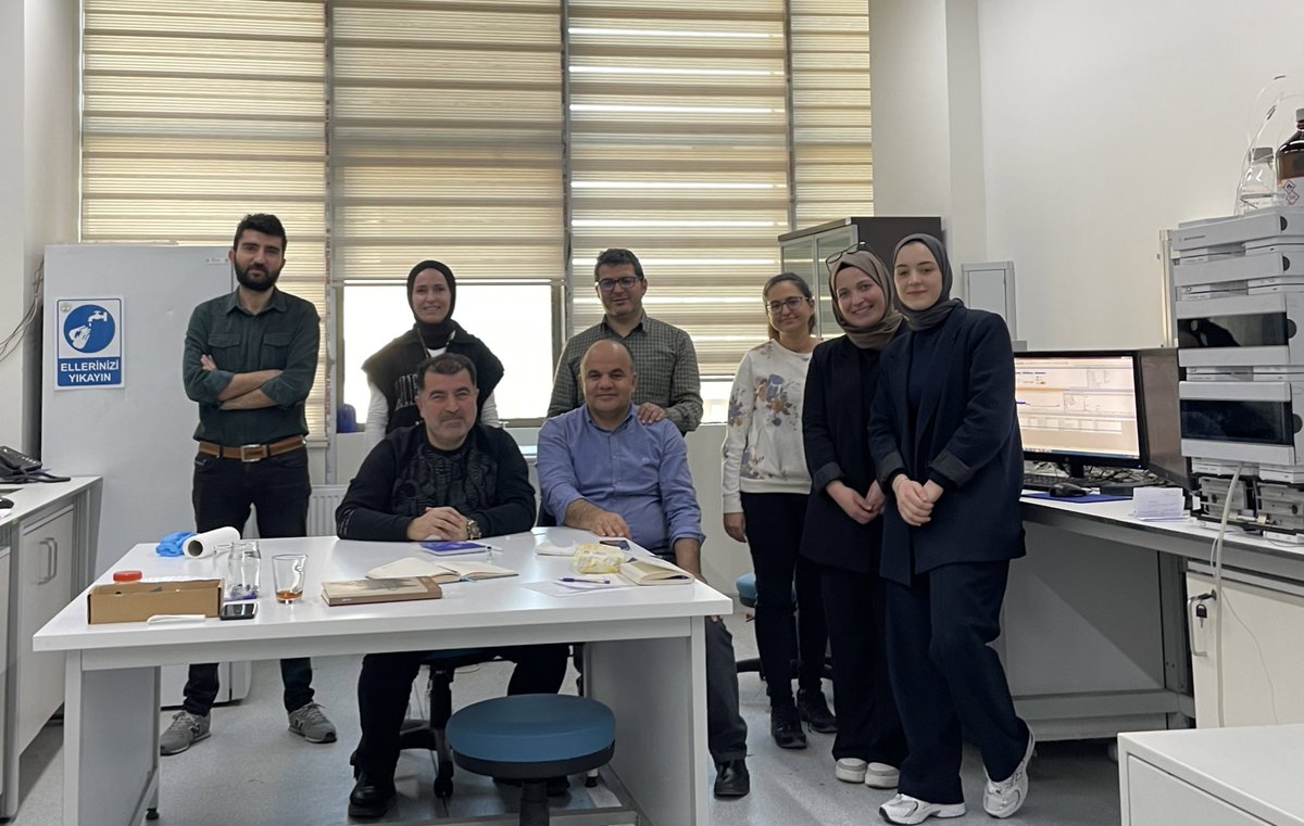 bilgehannas's tweet photo. Bursa Teknik Üniversitesi
ile birlikte yürüttüğümüz #T��bitak 1001 projemizde #Bursa’da
#BTÜ den ekibimizde yer alan 
✅Prof.Dr.Mehmet İşleyen 
✅Doç.Dr.Ahmet Aygün 
#KTÜN den 
✅Dr.Öğr Üyesi Havva Ateş 
✅Dr.Taylan Dolu 
✅Bursiyer’lerimizle 
laboratuvar çalışmalarımızı yürüttük https://t.co/wHjYxaY8kE