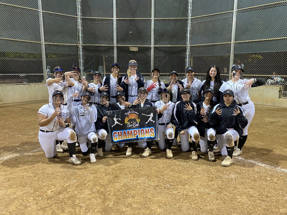 ARuvalcaba2026's tweet photo. New team same goals. Had a blast this weekend with my teammates at the OC Coastal Classic! #SoCalAs @triplecrownspts https://t.co/SpRwTkOOne