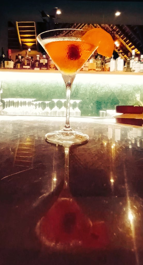 JoziStyle's tweet photo. Martinis & Safaris!
#TravelJoziStyle
#TravelMonwanaStyle https://t.co/XOsBrI7An9