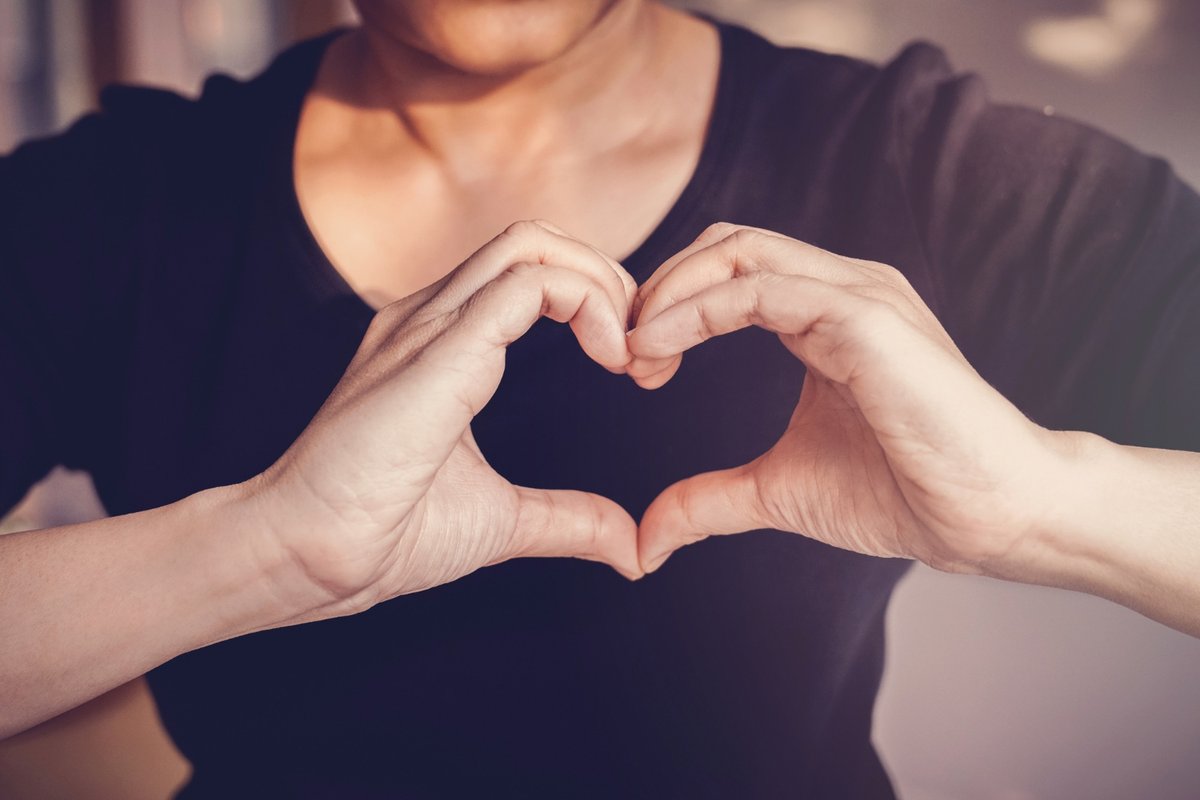ChislehstChiro's tweet photo. New Year resolutions starting to falter? You could replace overambitious resolutions with a simpler goal – to be kinder to yourself. Our latest blog post suggests 3 ways to do that: https://t.co/Tt6Efuyptf

#selfcare #wellbeing #kindness https://t.co/YvikDHtZnC