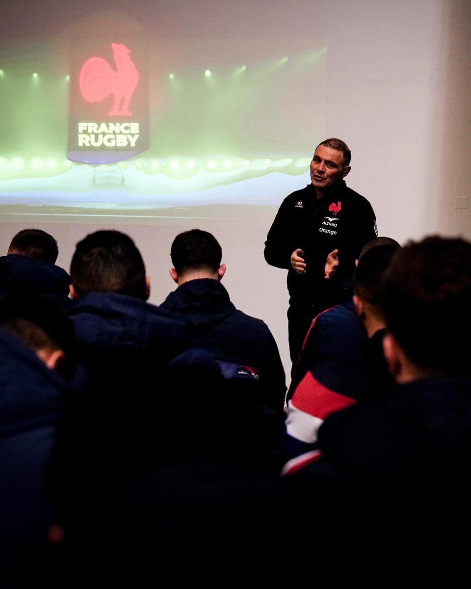 FranceRugby's tweet photo. 🔙🇫🇷 Le #XVdeFrance est de retour pour préparer le #SixNations 2023 ! 😊

Au programme de cette première journée, récupération après les matches du week-end et entretiens avec les coachs ! 💪 #NeFaisonsXV https://t.co/zJRtz9gTQU