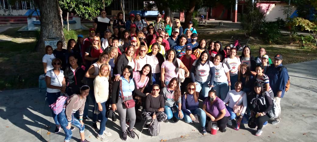 EducadoresMBI's tweet photo. MBI Rebelión antiimperialista!! En batalla con nuestro presidente @NicolasMaduro Gobernadora @Soykarinacarpio y Autoridad de Educación @leoalvacabrera Juntos venceremos!! https://t.co/wrAV4b9xWr