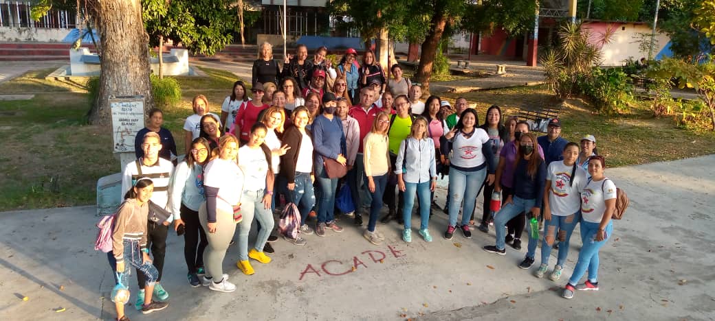 EducadoresMBI's tweet photo. MBI Rebelión antiimperialista!! En batalla con nuestro presidente @NicolasMaduro Gobernadora @Soykarinacarpio y Autoridad de Educación @leoalvacabrera Juntos venceremos!! https://t.co/wrAV4b9xWr