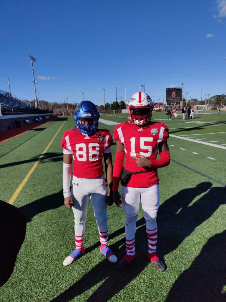 Had a great experience playing in the Blitz border bowl on the 14th . In my last high school game got to play with my team and players I grew up with up.