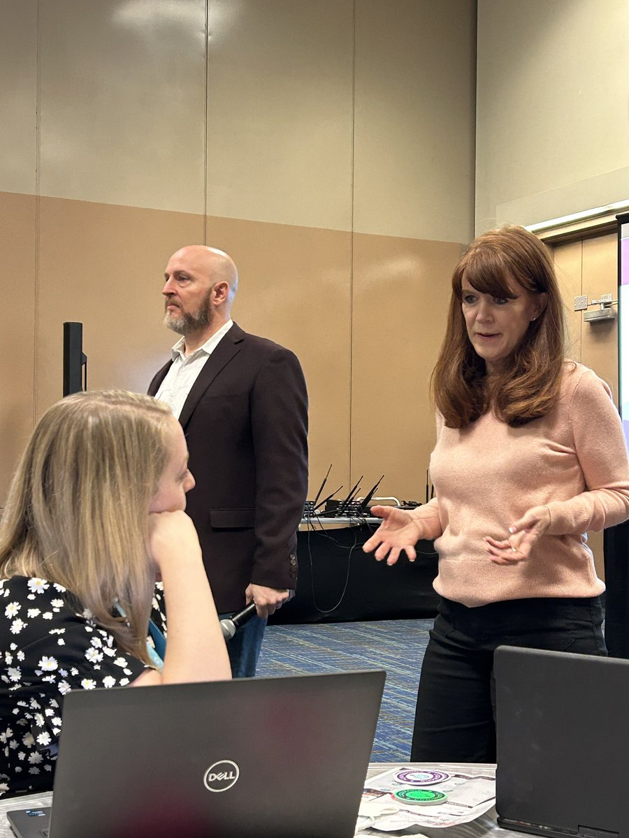 VirtualGiff's tweet image. Some great learning with #librarygurus and #librarysuperheroes @shannonmmiller and @billbass at @fetc