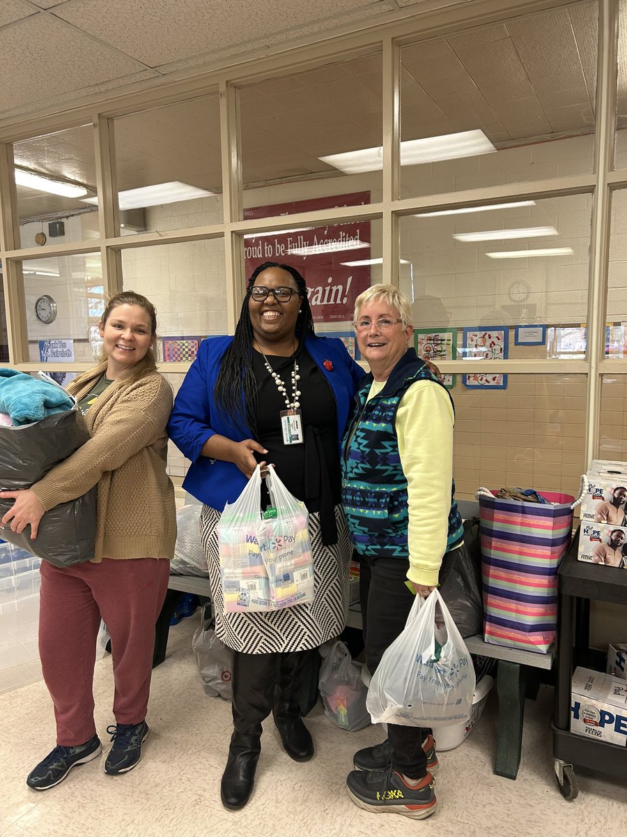 1audreywilliams's tweet photo. Thank you @gracebible757 for your love, support, and generosity. Your contributions have made a huge difference in the lives of our @NPSchools students. #TogetherWeCan🦁 #FaithBasedPartners https://t.co/dqayJcSOtx