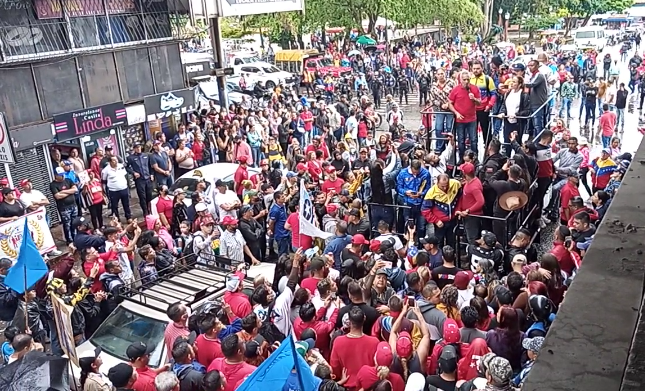 CDCETachira's tweet photo. #23deEnero
#Democracia
#DevuelvanCITGO
#nomassancionescriminales
La clase trabajadora del #Táchira marchó con el gobernador @FreddyBernal en exigencia de los recursos de #Venezuela retenidos por las sanciones y en defensa de @NicolasMaduro
@ONUVENuevaYork
@_LaAvanzadora https://t.co/OOy21wnwC3