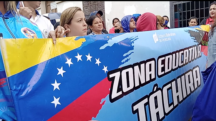 CDCETachira's tweet photo. #23deEnero
#Democracia
#DevuelvanCITGO
#nomassancionescriminales
La clase trabajadora del #Táchira marchó con el gobernador @FreddyBernal en exigencia de los recursos de #Venezuela retenidos por las sanciones y en defensa de @NicolasMaduro
@ONUVENuevaYork
@_LaAvanzadora https://t.co/OOy21wnwC3