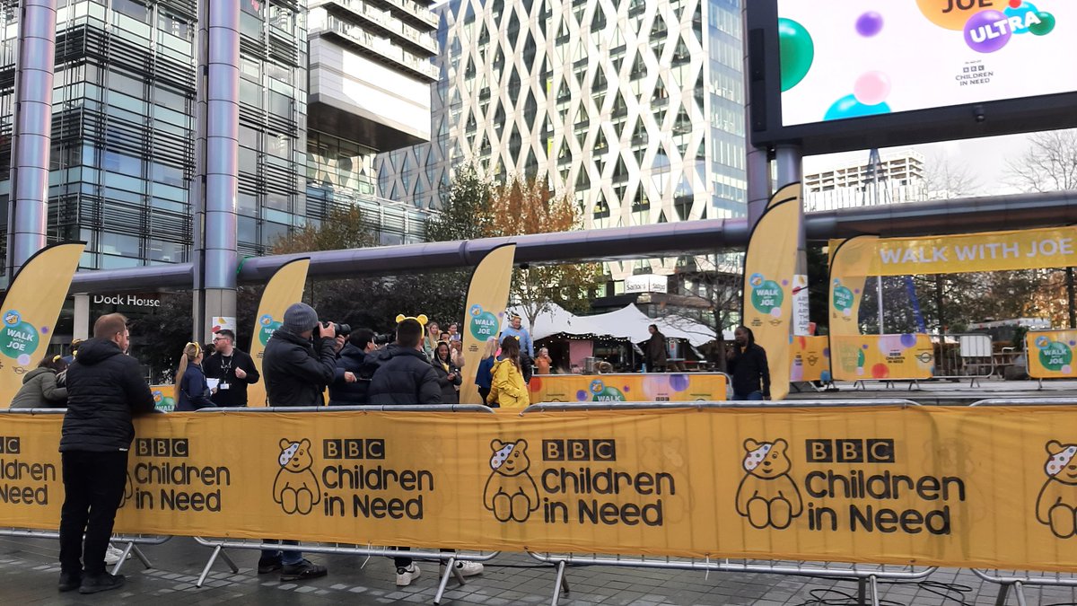 Bethonset's tweet photo. If you grew up watching cbbc as much as I did you may recognise my new furry friend
#childreninneed #cbeebies #cbbc #bbc #mediacity #tv #dodgetdog #joewicks #mediacity #tvproduction #WarrickBrownlowPike https://t.co/o6GYy0ErC0