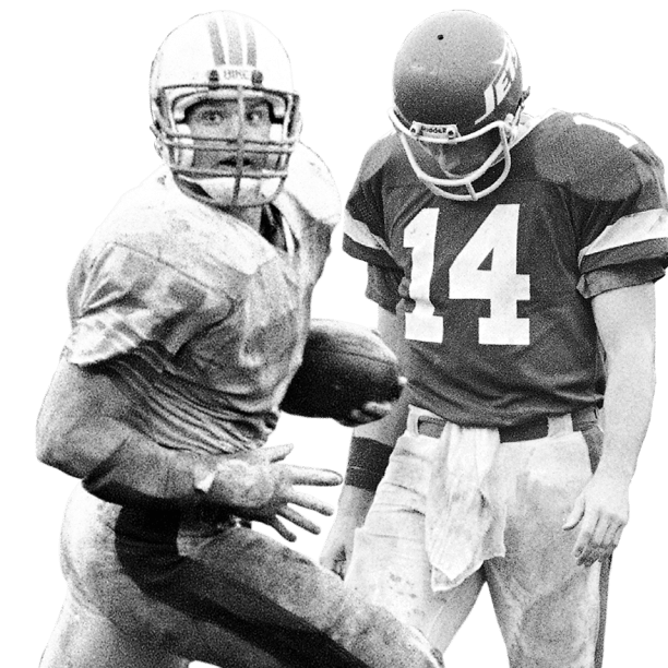 MikeCardano's tweet photo. For those #NFL fans that are in a funk today, unfortunately, these things don't get better with time. The 1982 AFC Championship Game “The Mud Bowl” at Orange Bowl has left lifelong impression on my brain...
40 Years Ago Today…
#Jets vs #Dolphins #AJDuhe #DonShula #NoTarp https://t.co/lntSff9iv2