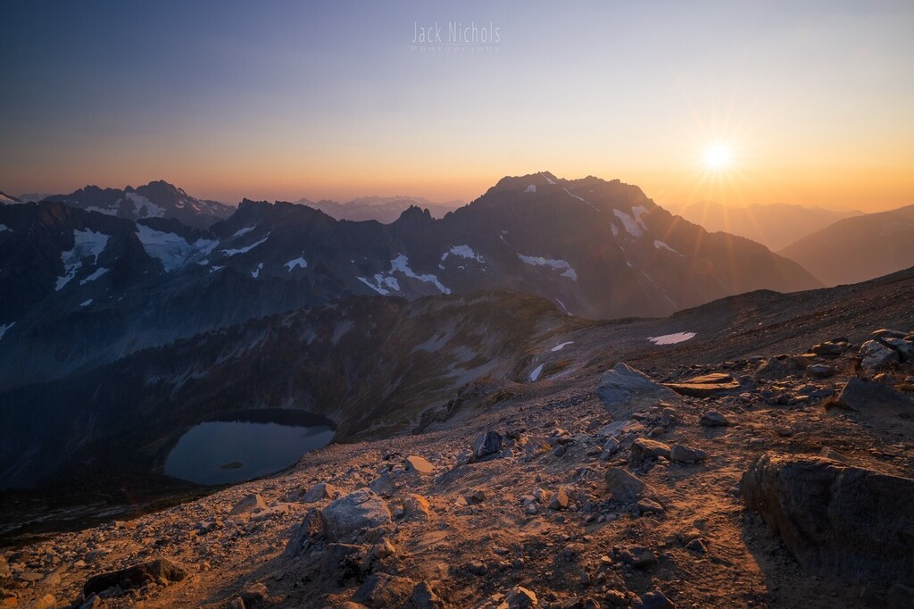 jmongol's tweet photo. Sunset from Sahale Glacier Camp back in October. A bit of smoke, but a beautiful view!⁠
⁠
#northcascades #nationalpark #sahalearm #cascadepass #sahaleglaciercamp #sunset #nature #pnw #pnwcollective #pacificnw #wa #washington #pnwonderland #thatpnwlif… https://t.co/kudS3Z9IN8 https://t.co/l5XzwunAbY